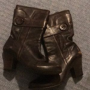 BORN dark brown women’s leather boots